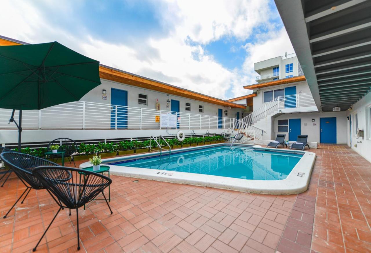 Cozy 1 Bedroom With Pool Steps From The Beach #47 Голливуд Экстерьер фото